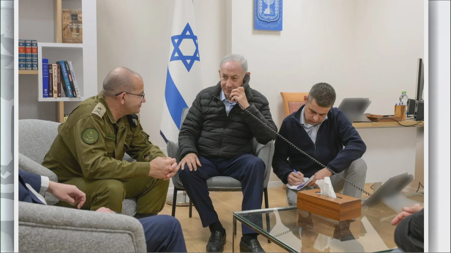 Imagen de Netanyahu dando la orden de matar al secretario del Consejo Supremo de Seguridad Nacional de Irán, Alí Lariyani Imagen de Netanyahu dando la orden de matar al secretario del Consejo Supremo de Seguridad Nacional de Irán, Alí Lariyani