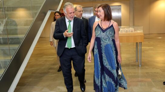 El ministro &Aacute;ngel V&iacute;ctor Torres y la presidenta del Congreso, Francina Armengol, en la sede de la Delegaci&oacute;n de Econom&iacute;a y Hacienda, a 25 de julio de 2024, en Palma de Mallorca, Mallorca, Baleares