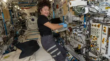 La astronauta Jessica Meir en la Estación Espacial Internacional La astronauta Jessica Meir en la Estación Espacial Internacional