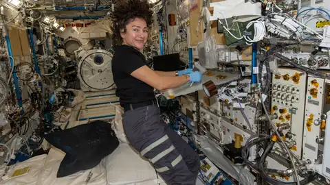 La astronauta Jessica Meir en la Estación Espacial Internacional La astronauta Jessica Meir en la Estación Espacial Internacional