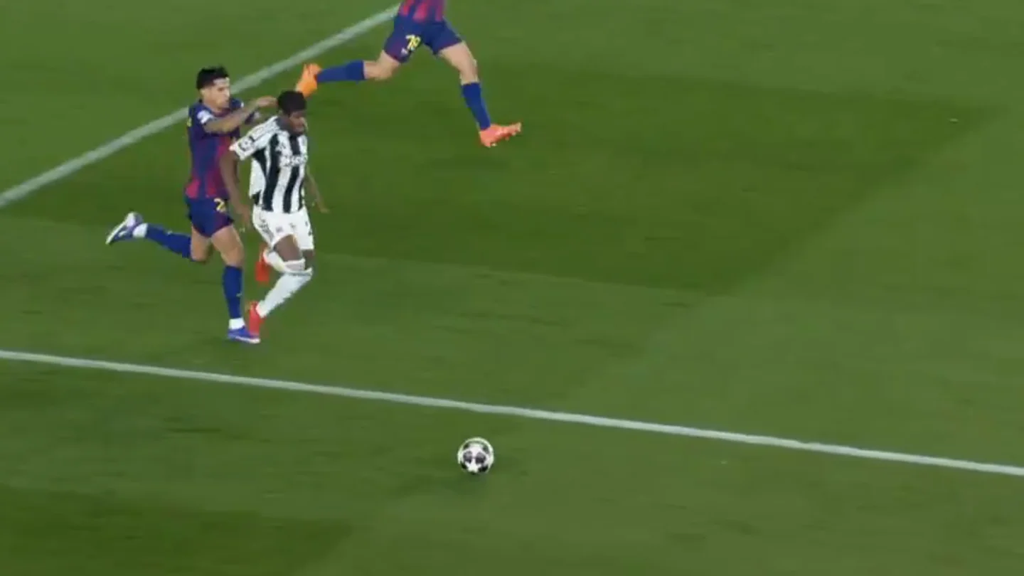 El penalti que podría haber cambiado el 'baño' del Barça al Newcastle El penalti que podría haber cambiado el 'baño' del Barça al Newcastle