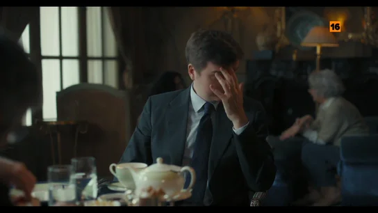 El 'espectáculo' de Jordi Évole con las pastitas que escandaliza a Marc Giró: "Si todo se lo come así..." El 'espectáculo' de Jordi Évole con las pastitas que escandaliza a Marc Giró: "Si todo se lo come así..."