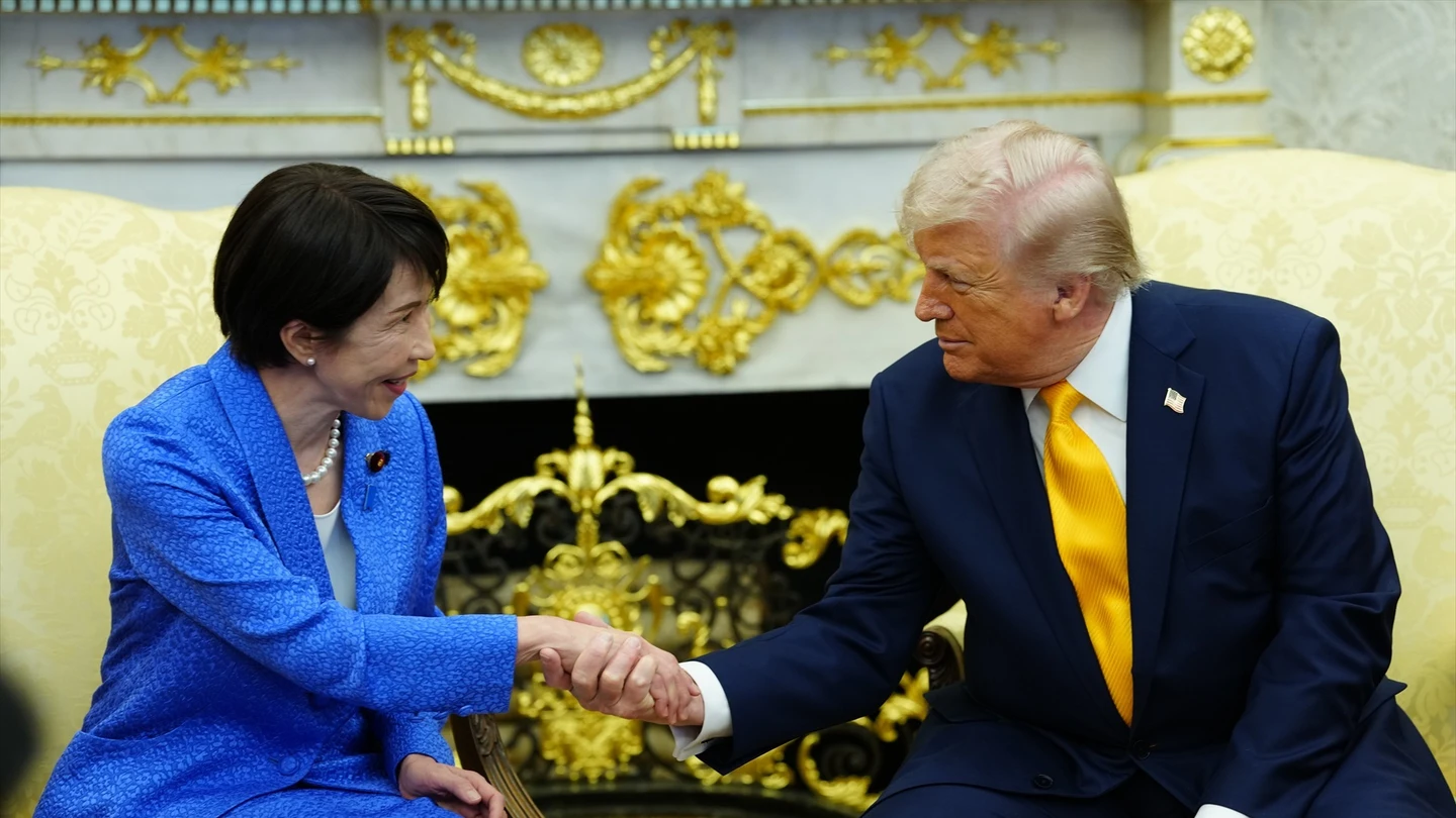 El peloteo de la primera ministra japonesa a Trump termina en lección de Historia: "¿Por qué no nos contásteis Pearl Harbour?" El peloteo de la primera ministra japonesa a Trump termina en lección de Historia: "¿Por qué no nos contásteis Pearl Harbour?"