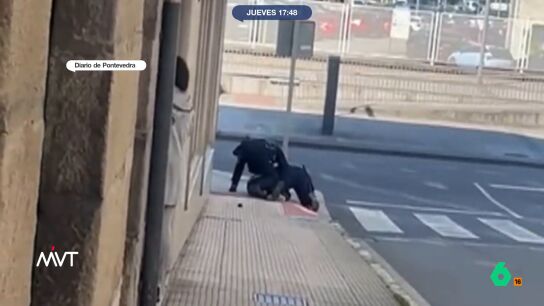 El hombre, de nacionalidad portuguesa, vive en una casa okupa del municipio con su pareja. Varios vecinos tuvieron que ayudar a los agentes a reducirle debido a su agresividad y fuerza. 