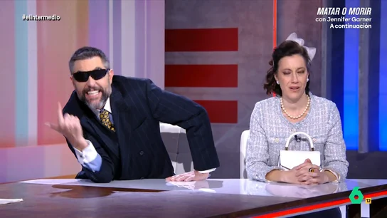 'Show me the Dani' propone a Ortega Smith crear un nuevo partido: "Te lo financio con unos amigos que tengo en Israel" La crisis en Vox ocupa gran parte de la tertulia más ultra de El Intermedio. Como es habitual, Sandra Sabatés comparte mesa con 'Piluchi, la señora bien, 'Show me the Dani', y 'José Miguel de Monzón y Monzón'.