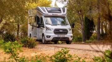 Son cada vez m&aacute;s los que las usan en Espa&ntilde;a y la DGT ha actualizado la normativa: he aqu&iacute; 3 autocaravanas de ocasi&oacute;n para distintos presupuestos y necesidades
