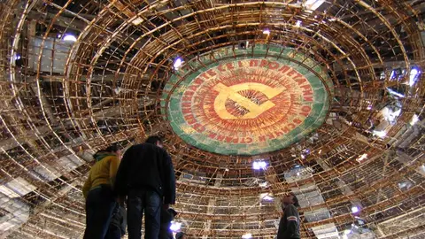 Techo del monumento de Buzludja Techo del monumento de Buzludja