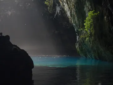Cueva de Melissani Cueva de Melissani