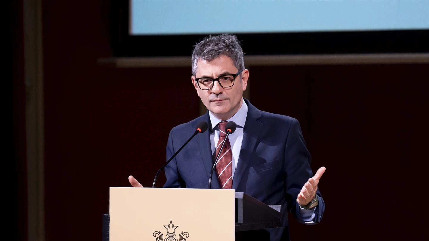 Félix Bolaños durante la presentación de la obra 'España 2025. Estructura y cambio social' del CIS Félix Bolaños durante la presentación de la obra 'España 2025. Estructura y cambio social' del CIS