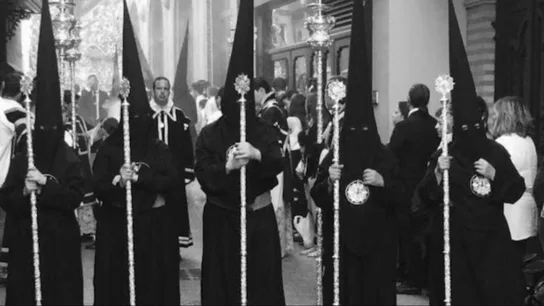 Confradías que sí cuentan con mujeres: Maruja Vilches y otras pioneras que fueron nazarenas hace 40 años en secreto. Confradías que sí cuentan con mujeres: Maruja Vilches y otras pioneras que fueron nazarenas hace 40 años en secreto.