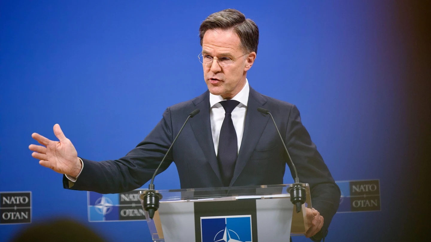 Rutte deja atrás su servilismo a Trump y elogia a España por el aumento del gasto en defensa en la OTAN Rutte deja atrás su servilismo a Trump y elogia a España por el aumento del gasto en defensa en la OTAN