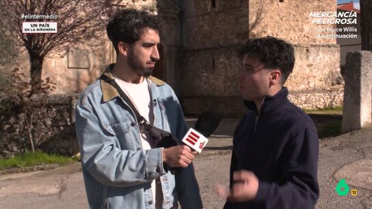 El reportero se ha trasladado hasta este peque&ntilde;o municipio de Guadalajara, que tiene solo 80 habitantes, para conocer a su alcalde: Kike Collada. El regidor de este pueblo tiene, tan solo, 29 a&ntilde;os. 