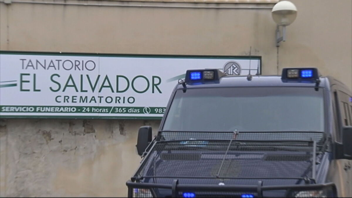 El dolor convertido en negocio: a juicio 23 personas acusadas de cambiar los cuerpos de los muertos antes de su cremación