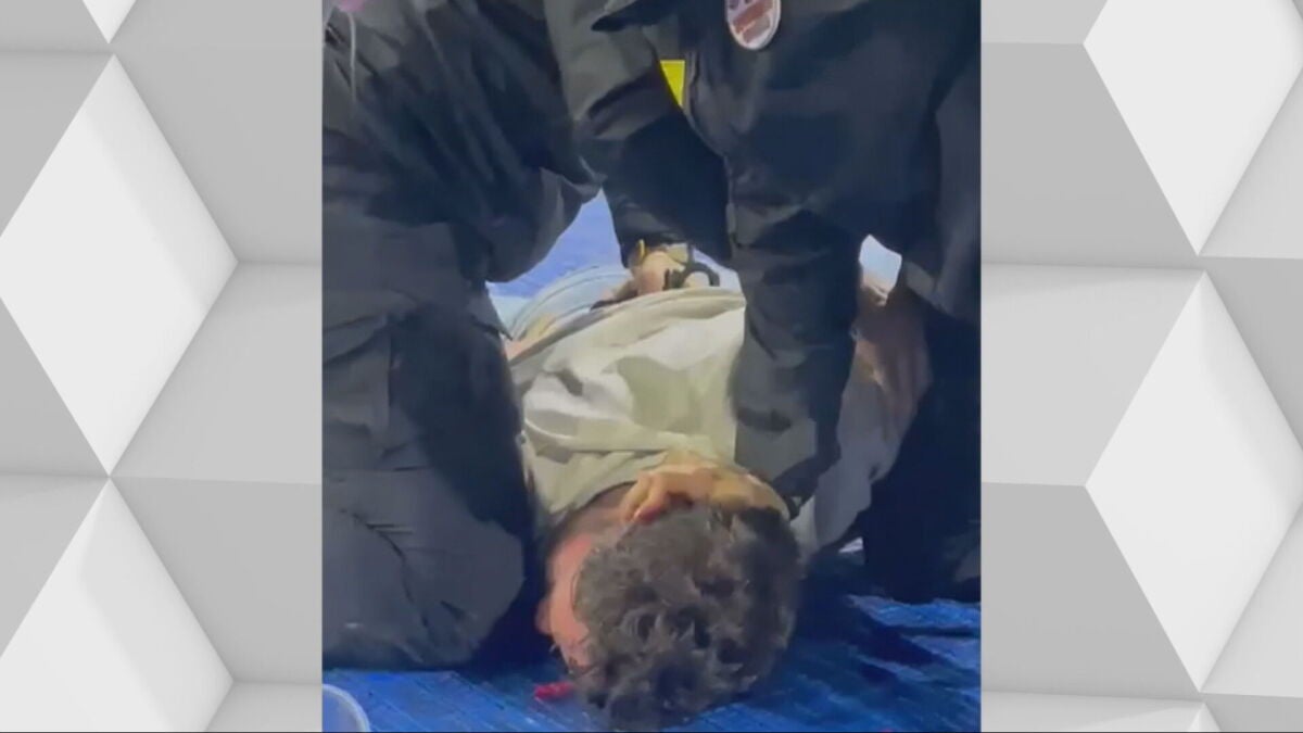 Brutal paliza de unos agentes de seguridad a una pareja que acudió al concierto de Yurena: 