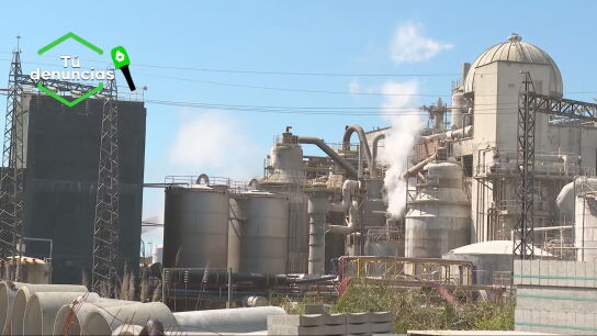 Vecinos de Louriz&aacute;n, Pontevedra, denuncian "fuertes ruidos" como "explosiones" en la celulosa ENCE: "Parecen truenos".