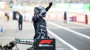 Andrea Kimi Antonelli tras ganar el GP de Jap&oacute;n