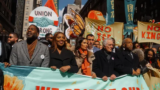Robert de Niro encabezando una de las protestas contra Trump Robert de Niro encabezando una de las protestas contra Trump