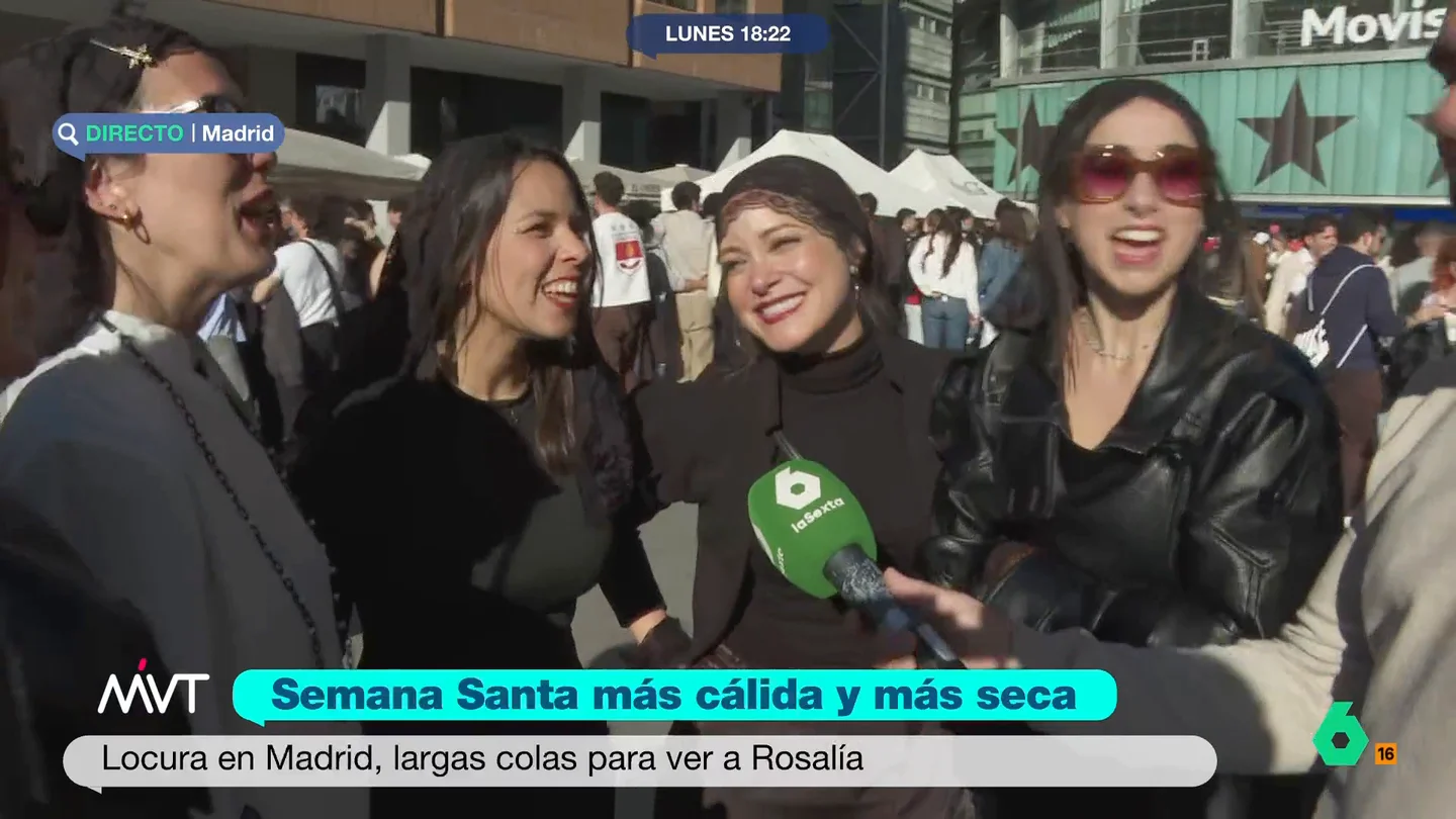 Javier Bastida pide a unas fans de Rosalía que le canten una canción: "Se la voy a dedicar al 'perla' que tengo en mi vida" El reportero se ha trasladado hasta las inmediaciones del Movistar Arena para charlar con los fans de la cantante. Este lunes se celebra el primero de los cuatro conciertos que Rosalía celebrará en Madrid.