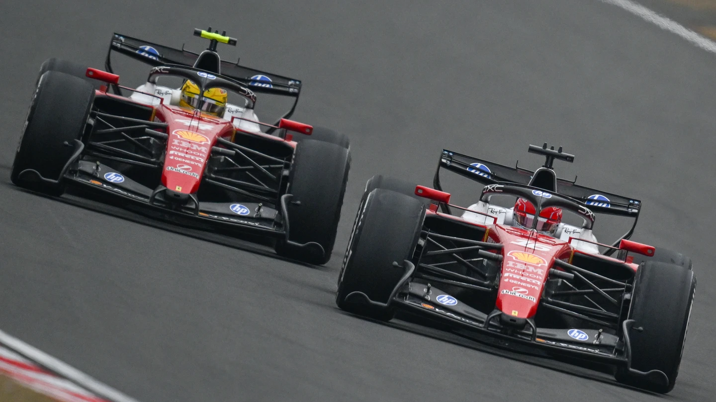 Lewis Hamilton y Charles Leclerc Lewis Hamilton y Charles Leclerc
