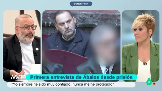 Edu Galán responde a Ábalos: "Si la excesiva exposición te ha perjudicado, ¿por qué no aprendes y dejas de dar entrevistas?" Edu Galán reflexiona sobre la entrevista de José Luis Ábalos desde prisión a través de un manuscrito. En este vídeo destaca la "caligrafía" del exministro, pero asegura que lo que dice en ella son "todo elucubraciones".