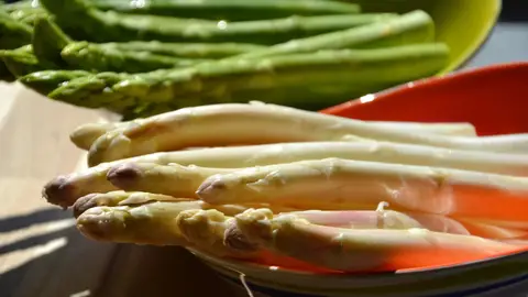 Espárragos blancos y verdes Espárragos blancos y verdes