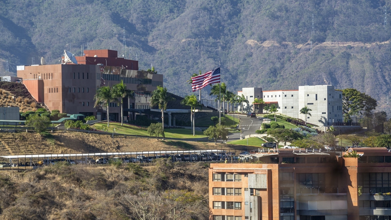 EE.UU. Reabre Embajada en Venezuela Tras Captura de Maduro