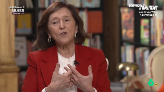 Ana Santos destaca el valor de muchas mujeres que desafiaron a la sociedad: "Creían que éramos una amenaza" La escritora ha obtenido el Premio Nadal Ensayo 2025 con 'Sembrar palabras', un libro sobre el que reflexiona sobre cómo la mujer, a lo largo de la historia, ha luchado por formarse y aprender.