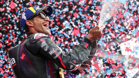 Jorge Mart&iacute;n y la dedicatoria hacia sus abuelos tras el podio en el GP de Estados Unidos