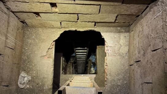 La Guardia Civil inspecciona el 'narcot&uacute;nel' de Ceuta con 50 metros de galer&iacute;as y 40 cent&iacute;metros de ancho