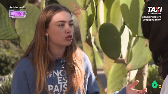 Olivia Mandle, activista, sobre el cambio climático: "Me sorprende la gente que lo niega o no quiere verlo" El Intermedio recupera la entrevista de Inés Rodríguez a esta joven activista climática. Entre las iniciativas de Olivia, destacan 'No es país para delfines' o el dispositivo 'Jelly Cleaner' para limpiar el mar.