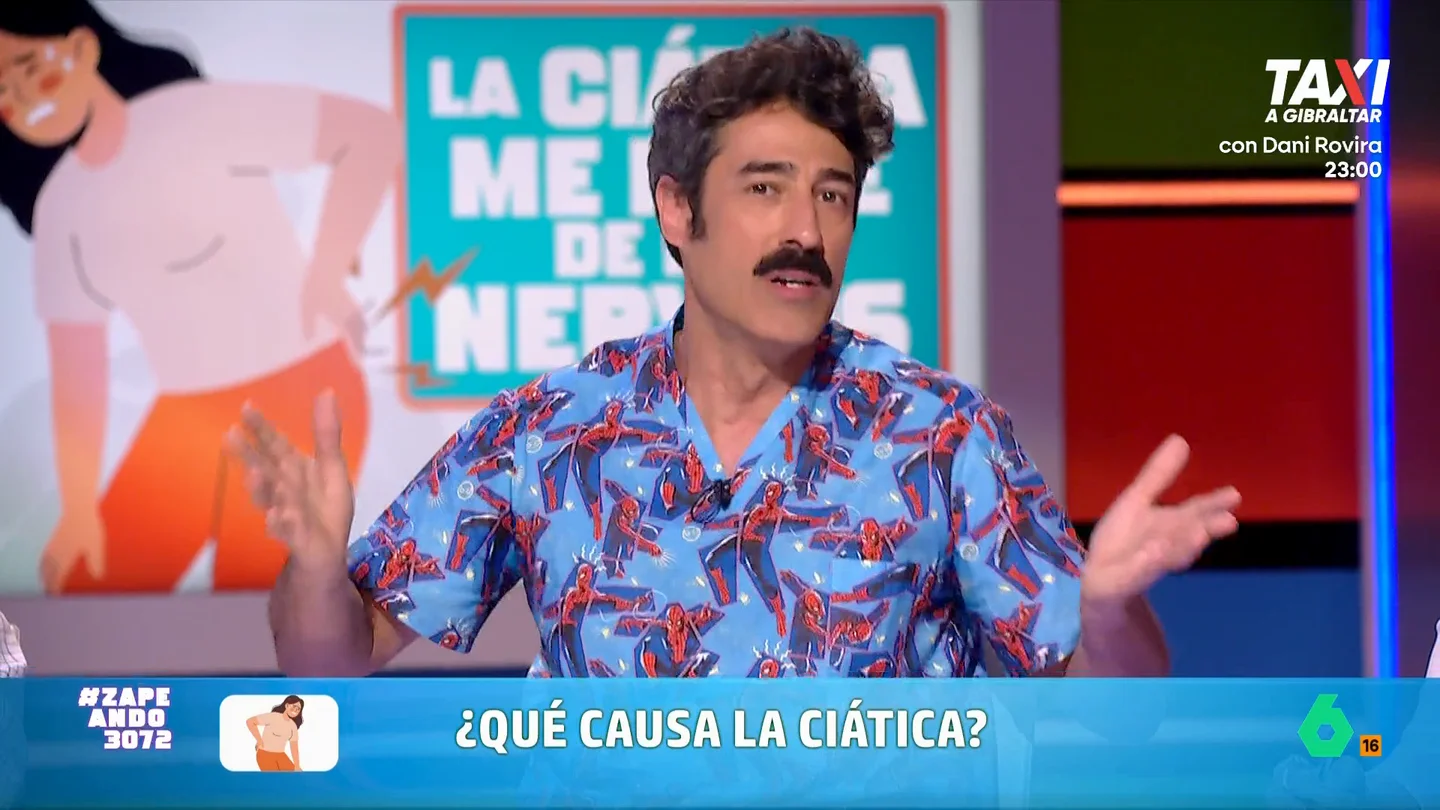 El fisioterapeuta Víctor Hernán explica cuáles son los síntomas de la ciática Hernán aclara que no es una enfermedad sino un síntoma. El fisioterapeuta expone que es "es un dolor que nace en la zona lumbar, en la zona glútea, y baja por la pierna, siguiendo el recorrido del nervio ciático".