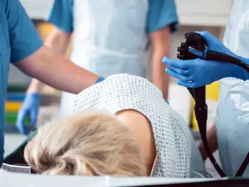 Paciente durante una colonoscopia Paciente durante una colonoscopia