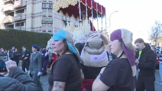 La devoción en Semana Santa no entiende de género: las cofradías de España que sobreviven gracias a sus mujeres costaleras La devoción en Semana Santa no entiende de género: las cofradías de España que sobreviven gracias a sus mujeres costaleras