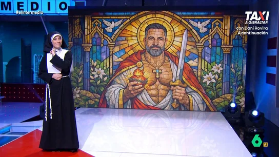 'Sor Cristina Gallego' critica a la Iglesia por celebrar la regularización de migrantes: "Se ha dejado seducir por el Gobierno satánico" Cristina Gallego se ordenaba monja de la 'Congregación del Sagrado Pectoral de Santiago Abascal' y 'defendía' a todos los curas y obispos que, en contra de la postura oficial de la Iglesia, criticaban la regularización de inmigrantes.