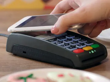 Cómo proteger tu tarjeta de crédito cuando pagas con el móvil Cómo proteger tu tarjeta de crédito cuando pagas con el móvil
