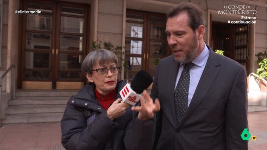 Mientras muchos espa&ntilde;oles se plantean cambiar de trabajo, Thais Villas preguntaba a los pol&iacute;ticos si tienen oficios frustrados o por qu&eacute; profesi&oacute;n cambiar&iacute;an su esca&ntilde;o o ministerio. Sus curiosas confesiones, en este v&iacute;deo.