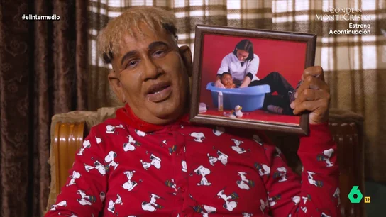 Joaquín Reyes se convierte en Lamine Yamal y desvela cuándo Messi le "traspasó sus poderes": "Me cagué, literalmente" Joaquín Reyes añadía a su extensa galería de 'Zanguangos' a un Lamine Yamal con acento manchego que desmentía que su padre fuera una mala influencia para él: "Con 13 años me pilló un váper y se puso como loco... de contento".