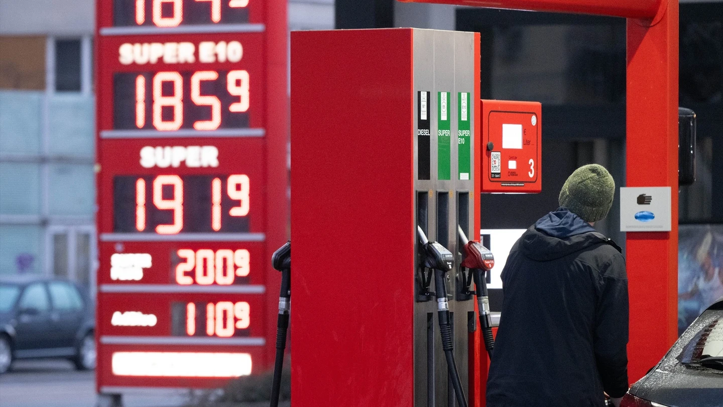 Precio de la gasolina. Precio de la gasolina.