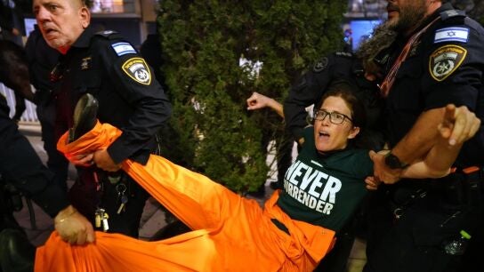 Israel reprime las manifestaciones contra la guerra