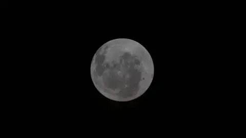 Fotografía de la de la cara oculta de la Luna captada por la tripulación de la misión Artemis II Fotografía de la de la cara oculta de la Luna captada por la tripulación de la misión Artemis II