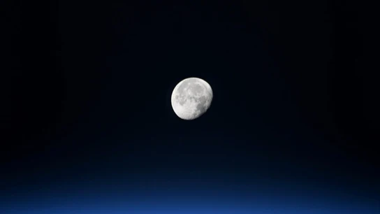 Una imagen de la luna vista el lunes de Pascua, compartida por Jessica Meir Una imagen de la luna vista el lunes de Pascua, compartida por Jessica Meir