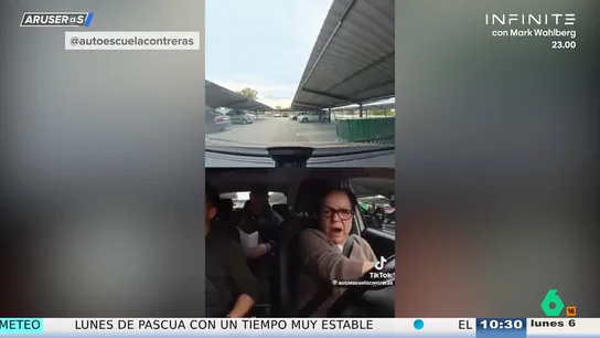 Antonia, la señora que lleva 20 años intentando sacarse el carné de conducir, vuelve a suspender: este es el vídeo de cómo casi se estampa Antonia, la señora que lleva 20 años intentando sacarse el carné de conducir, vuelve a suspender: este es el vídeo de cómo casi se estampa
