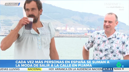 "Prohibido entrar en pijama o bata de casa": el insólito cartel de un bar de Málaga por la nueva moda viral "Prohibido entrar en pijama o bata de casa": el insólito cartel de un bar de Málaga por la nueva moda viral