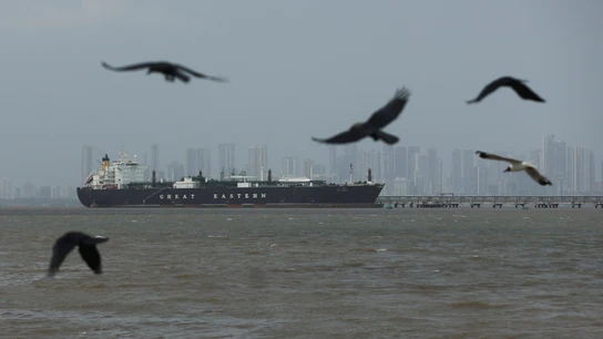 Un buque transita por el estrecho de Ormuz. Un buque transita por el estrecho de Ormuz.