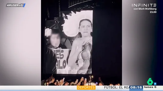 De dedicar una canción a un niño a ser invitada a una boda: los momentazos de Rosalía en sus conciertos De dedicar una canción a un niño a ser invitada a una boda: los momentazos de Rosalía en sus conciertos