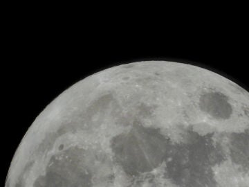 Imagen de la Luna tomada por la misi&oacute;n Artemis II