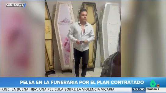 La surrealista batalla campal en una funeraria por el tamaño del ataúd: "No era lo que habían contratado" La surrealista batalla campal en una funeraria por el tamaño del ataúd: "No era lo que habían contratado"