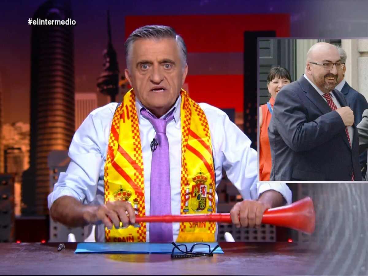 Wyoming celebra a lo Sánchez los 22 millones de afiliados: "El míster  conseguirá que ningún español esté en el banquillo, menos Koldo y Ábalos"