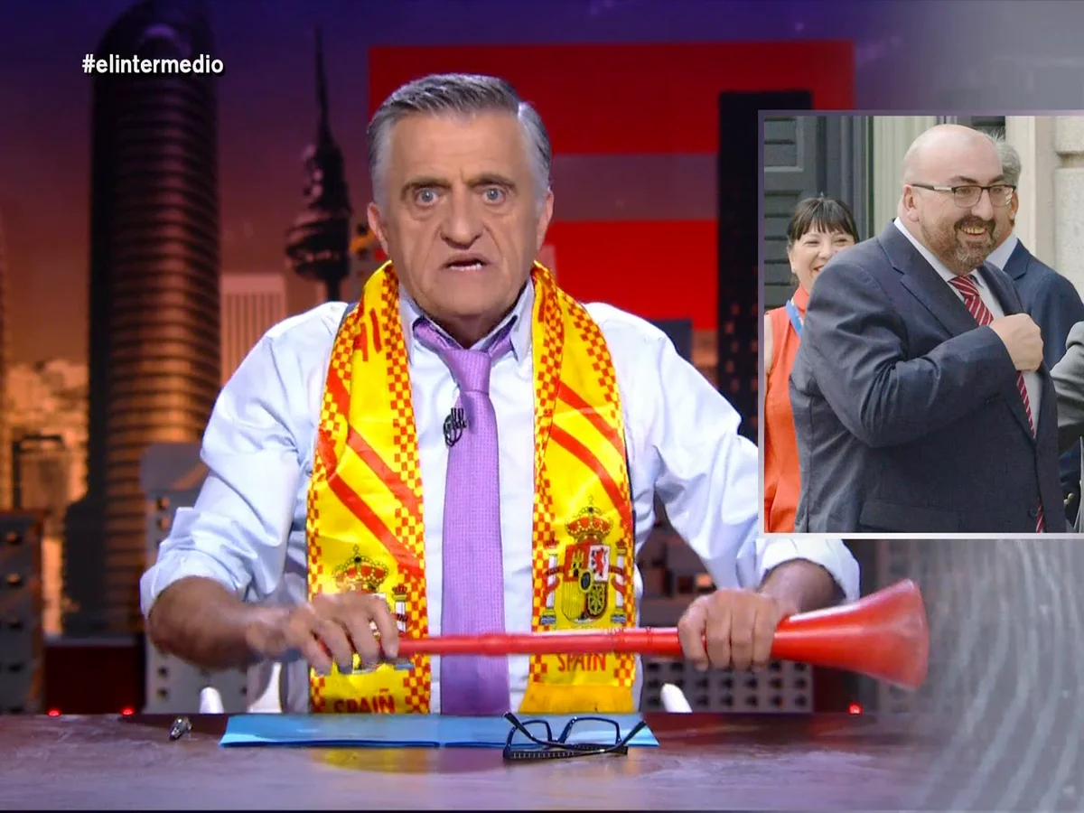 Wyoming celebra a lo Sánchez los 22 millones de afiliados: "El míster conseguirá que ningún español esté en el banquillo, menos Koldo y Ábalos"