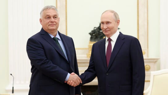 Viktor Orb&aacute;n y Vlad&iacute;mir Putin en una imagen de archivo